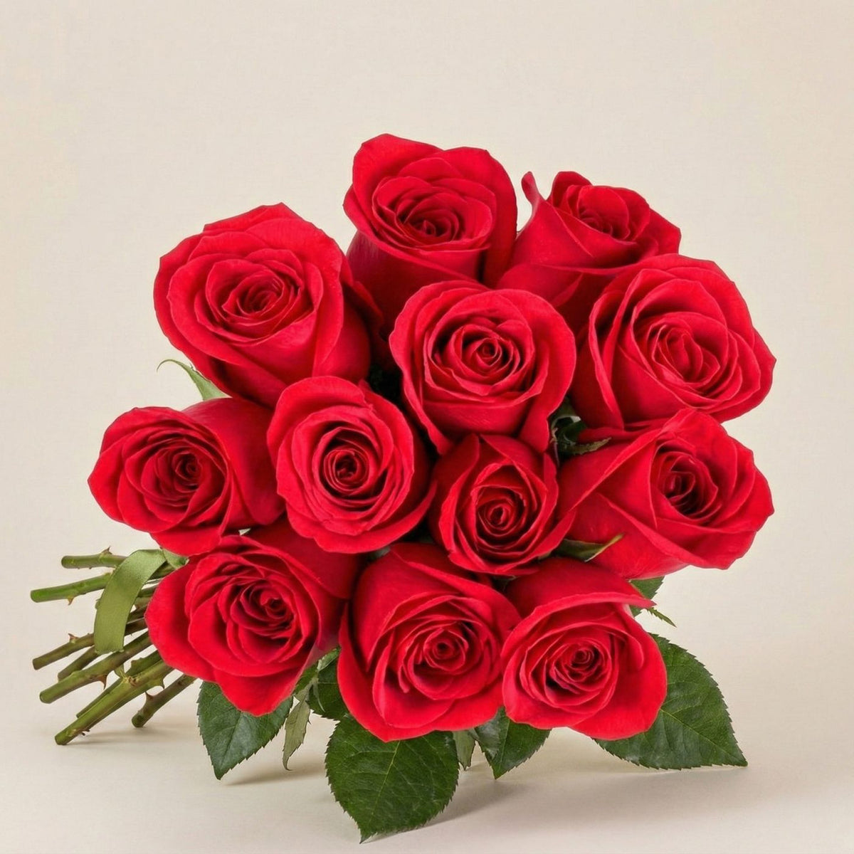 Red Roses Bouquet With Tropical Torte Cake